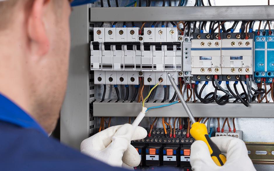 prix d'un électricien Maurepas